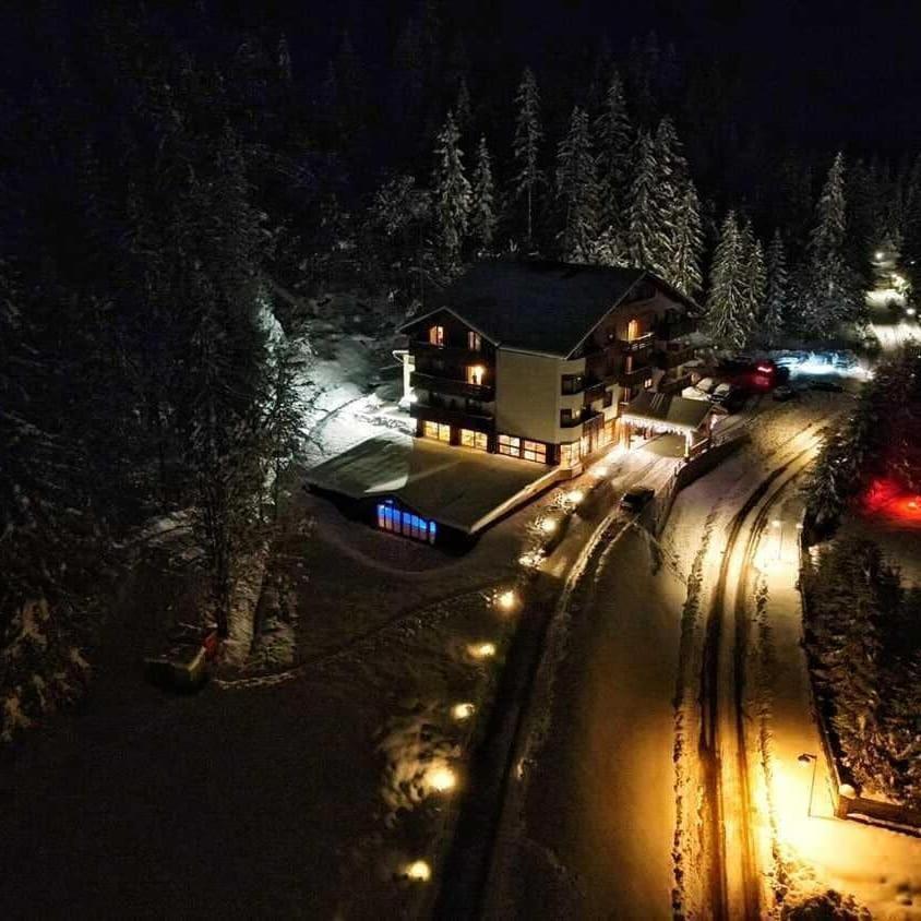 Monte Cervo Bio Hotel & Spa コバスナ エクステリア 写真