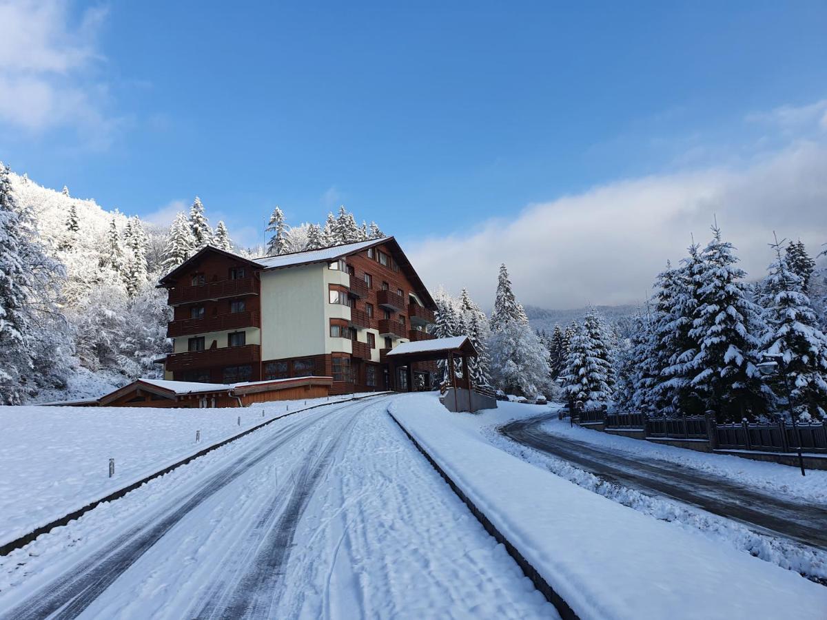 Monte Cervo Bio Hotel & Spa コバスナ エクステリア 写真